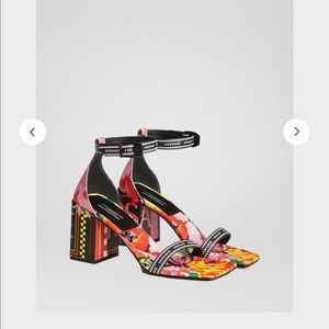Versace Floralmania Print Midheel